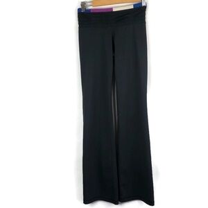 Under Armour Women's Size XS Black Straight Leg Activewear Yoga Pants